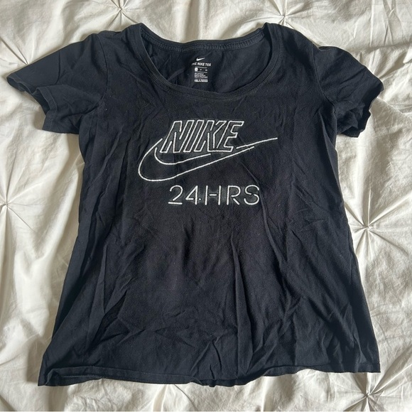 Nike Retro  T-Shirt - Picture 1 of 5